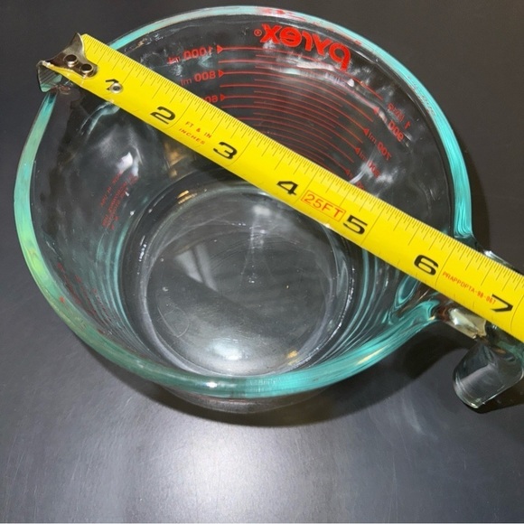 Pyrex 4 Cups 32 Oz 1000 ML 1 QT Large Clear Glass Measuring Bowl Cup Red USA - Picture 2 of 16
